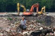 Hanoi: Renovation of Bay Mau Lake stuck in standstill