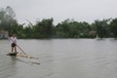 Vietnam floods leave 14 dead as thousands evacuated