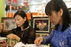 Hue traditional handicraft festival attracts great crowds