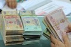 Government approves early minimum wage rises