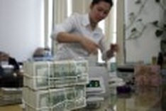 Banks hike interest rates on US dollars