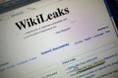 Swiss whistleblower to give bank data to WikiLeaks