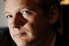 WikiLeaks chief faces new arrest warrant