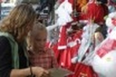 Foreign tourists join Christmas celebrations in Vietnam