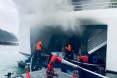 Engine room fire breaks out on Cat Ba cruise ship