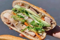 71 hospitalised after eating banh mi in Dong Thap Province