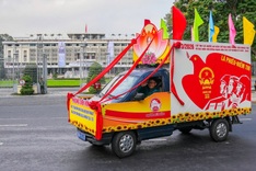 168 decorated vehicles parade in HCM City to promote election