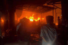 Fire destroys riverside homes in Ca Mau