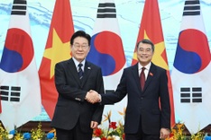 South Korean president meets Vietnam prime minister in Hanoi
