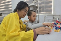 Readers donate over USD 15,000 to mother with cancer and autistic son