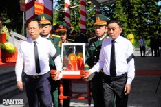 Ha Tinh buries Vietnamese soldiers found in Laos after 40 years