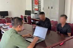 Father and son fined for flying kite near Cat Bi Airport
