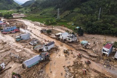 Devastation after flash flood kills five in Lai Chau