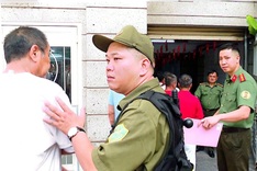 Ho Chi Minh City police receive 47 citizens deported by the US