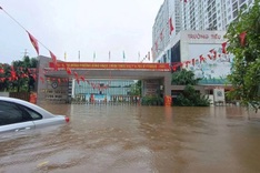 Hanoi schools delay return, move online amid heavy rain