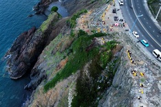 Khanh Hoa cliffside cafes raise safety concerns