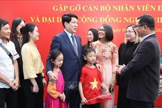 State President Luong Cuong meets with Vietnamese community in Chile