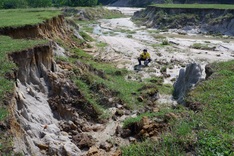 Danang farmland area faces erosion due to clay mining