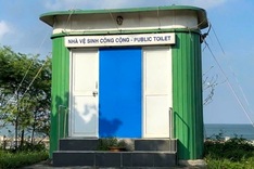 Public toilets at Danang beach leave tourists displeased