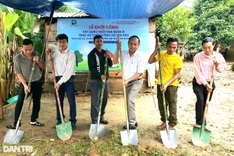 New house built for poor M'Nong couple in Quang Nam