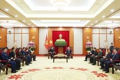 Party chief receives Chinese Minister of Defence