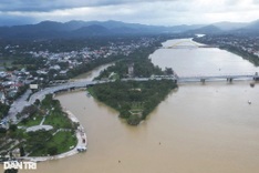 Hue to build outdoor stage by Huong River