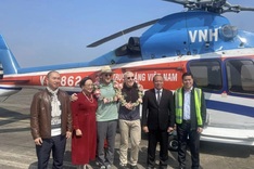 Two US millionaires take helicopter trip to Quang Ninh