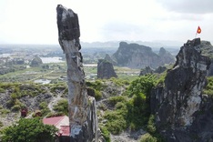 Thanh Hoa to spend VND17 billion to save rock pillar