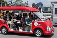 Da Lat resumes electric tourist vehicle service