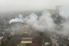 Hanoi Chairman orders action against pollution from textile factory