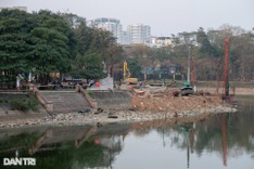 Hanoians exercise in the park despite renovations