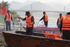 Waterway ​traffic ​suspended on Da River ​during ​bomb and ​mine ​clearance