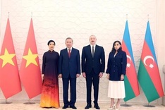 Official welcome ceremony held in Baku for Vietnamese Party chief
