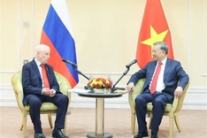General Secretary To Lam meets with Russian Party leader