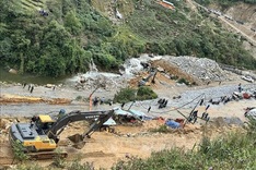 Landslide at Lai Chau hydropower construction site leaves five dead