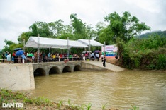 New bridge inaugurated for poor community in Yen Bai