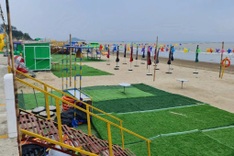Illegal stalls dismantled on Thanh Hoa beach