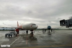 Heavy rain causes widespread flight delays at Noi Bai Airport