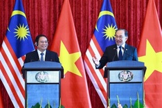 PMs talk measures for promoting Vietnam – Malaysia relations