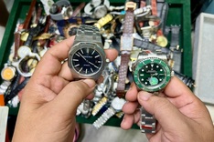 Thousands of counterfeit luxury goods found at HCM​ C​ity shopping centre
