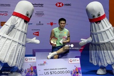 New world no. 1 Kunlavut seals Singapore crown in style