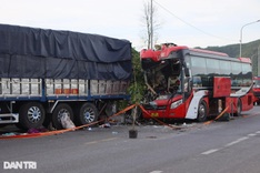 One dead, 28 injured in passenger bus-truck collision in Hue