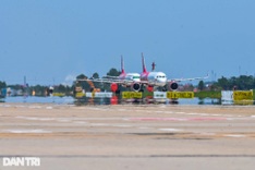 Pilot spots three kites during approach to Noi Bai airport
