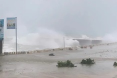 More than 100 tourists stranded on Ly Son Island due to stormy weather