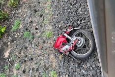 Two killed after train hits motorbike at Phu Yen railway crossing
