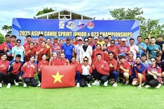 Vietnamese canoeists take 10 golds at Asia, Southeast Asia Championships