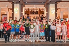 Danang hosts legendary Manchester United players