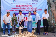 Construction begins on two houses for disadvantaged families in Hau Giang