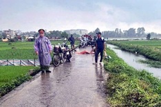 Heavy rain floods streets across Hanoi