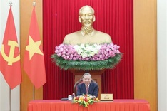 Vietnamese Party leader, US President talk bilateral ties, trade issues